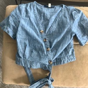 Woman’s denim crop top
